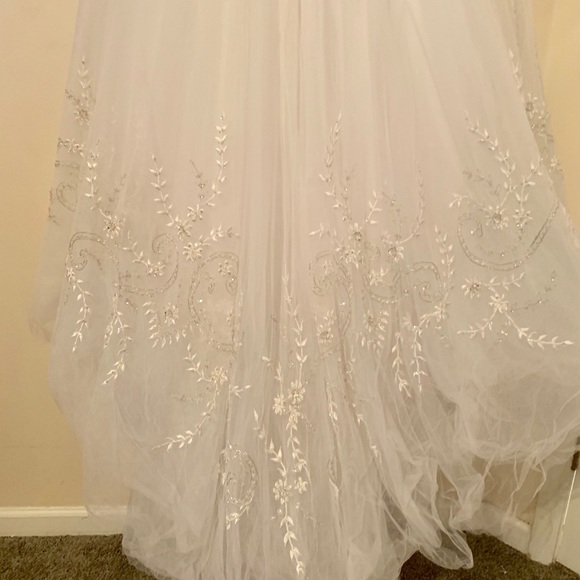 Wedding Dress - Picture 7 of 8